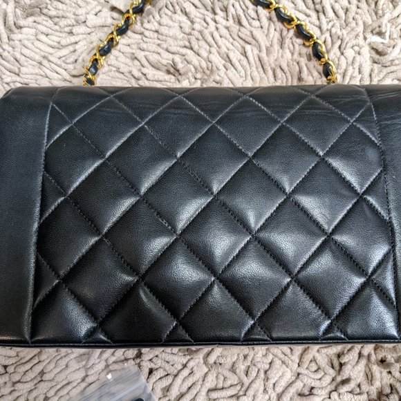 Chanel Diana Flap - SOLD - Picture 4 of 6